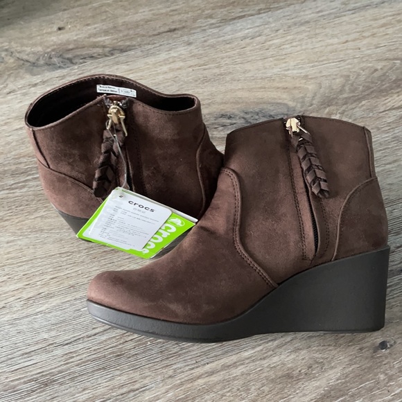 Crocs Leigh Wedge Bootie - Picture 2 of 15